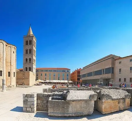 Apartment Made Petrcane